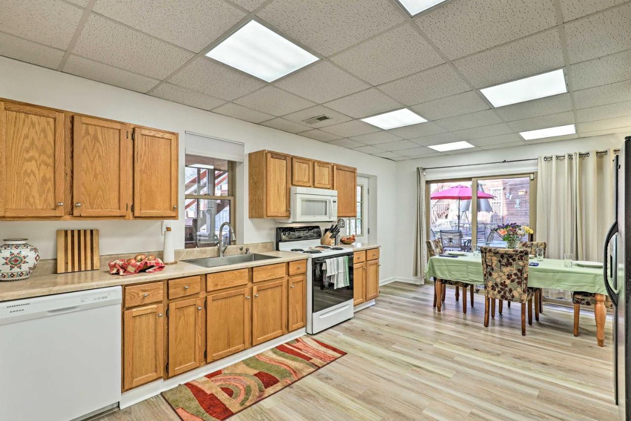 Asheville Mountain Getaway With Patio And Koi Pond! Exteriör bild